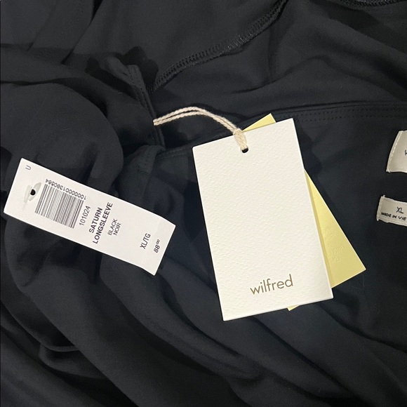 Elegant Black Women's Dress - Picture 3 of 5